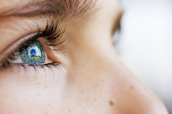 FACTORES QUE DETERMINAN EL COLOR DE LOS OJOS