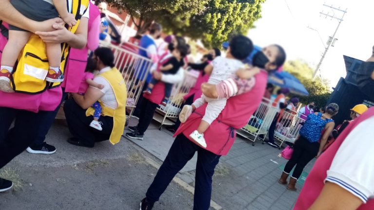 Evacúan Guardería Girasol por incendio  contiguo