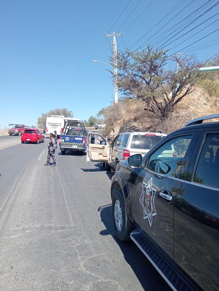 Policía sanmiguelense  detiene a un hombre buscado en Celaya