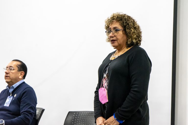 Presentan a nueva directora del hospital general