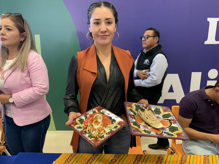 Logra el Primer Lugar la Sra. Rita Galván con la receta “Chiles Escondidos” a través del Concurso Platillo Saludable 2024