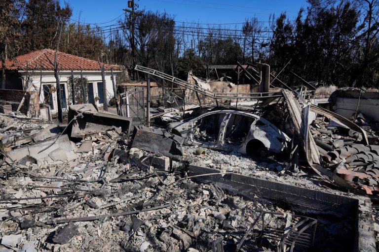 Tras incendio en California, Amanda Miguel pierde su casa