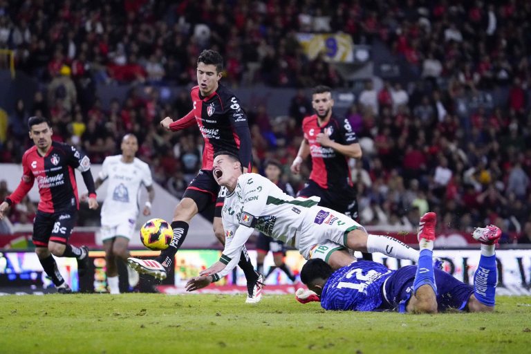 León vence al Atlas en el debut de James Rodríguez en la Liga BBVA MX