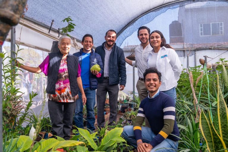 Brindan Feria de Servicios Gratuitos a adultos mayores de Apaseo el Grande