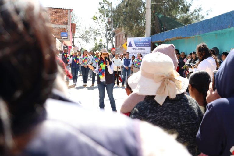 Visita Lorena Alfaro comunidad de Tomelopitos