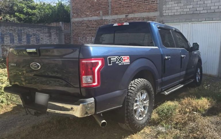 Policía de Irapuato recupera camioneta robada en Banda de San Martín