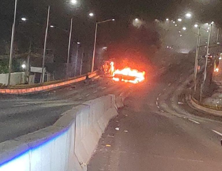 Motociclista resulta herido en aparatoso accidente