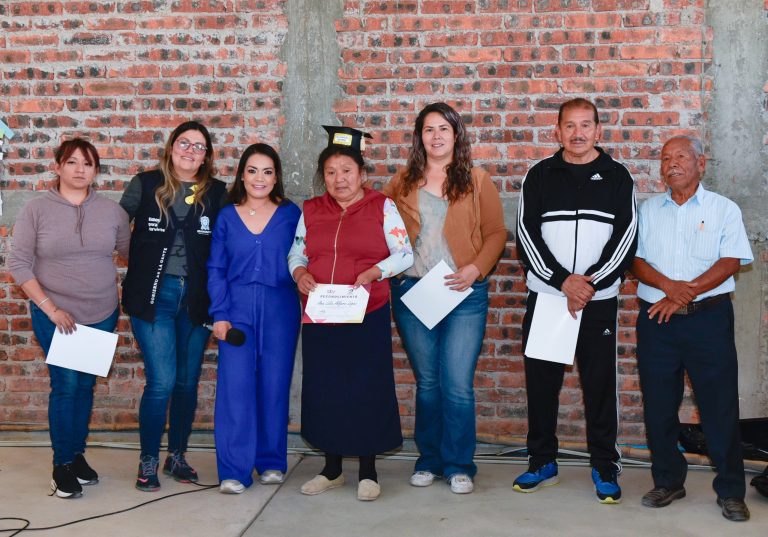 Reciben reconocimiento del programa Red Móvil