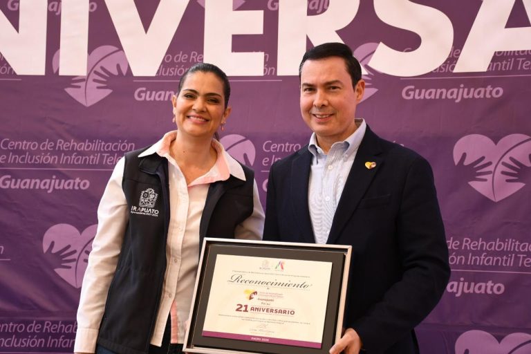 Reconocen labor del CRIT Guanajuato en su 21 aniversario