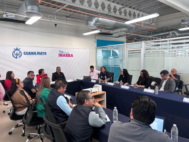 Se suman a combatir el rezago educativo Tecnológicos de Guanajuato e INAEBA