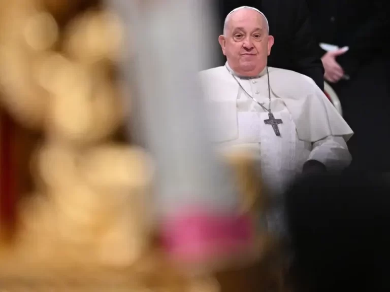 “Está más mal que ayer”: Empeora la salud del Papa Francisco, dice El Vaticano