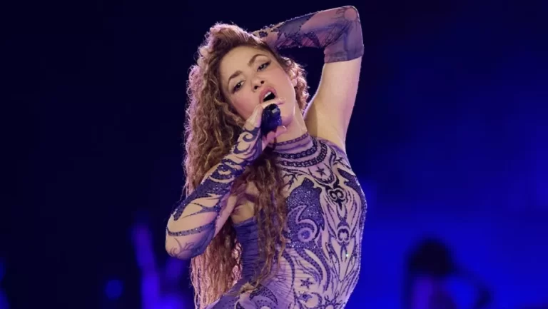 Shakira aplaza concierto en Medellín, Colombia