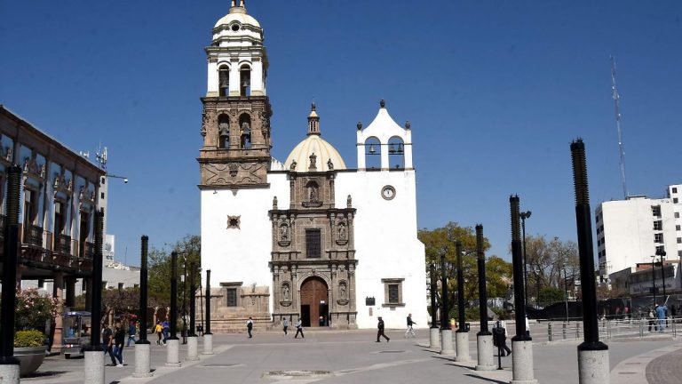 Avanza restauración de templos en diócesis de Irapuato