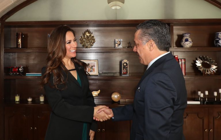 Se reúne Libia Dennise con nuevo fiscal.