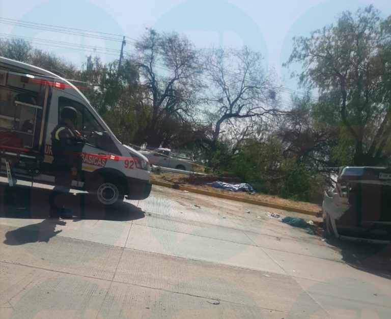 Volcadura de camioneta en el Ecobulevar León-San Francisco del Rincón deja 4 muertos y cinco heridos