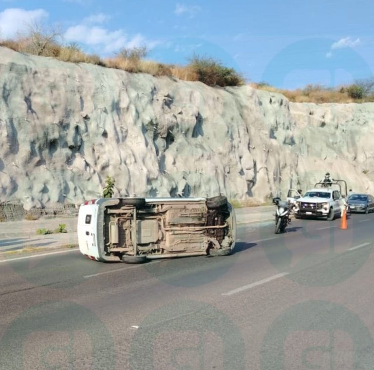 Se registra otra volcadura en el Cinturón Vial de Irapuato