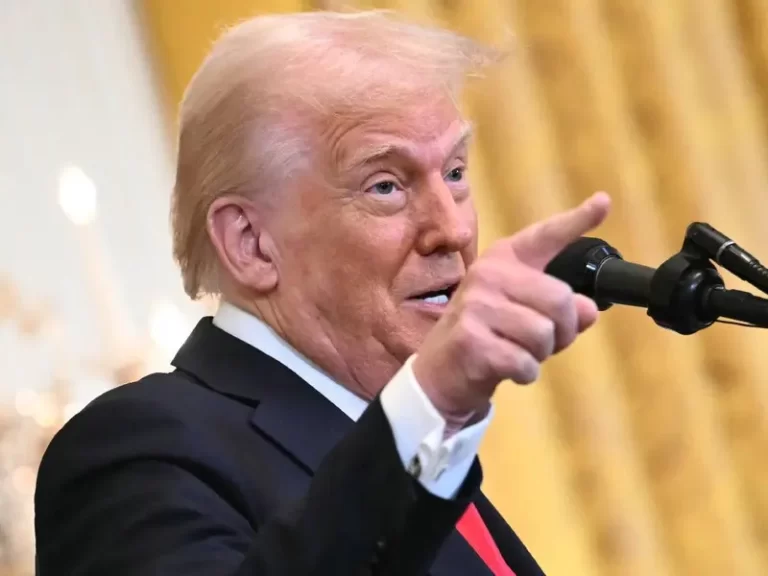 Mujer agradece a Trump tras ser liberada por talibanes en Afganistán