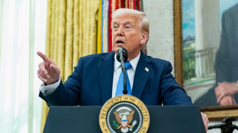 ‘Me tiene sin cuidado’, dice Trump sobre posible aumento en precios de los autos por aranceles