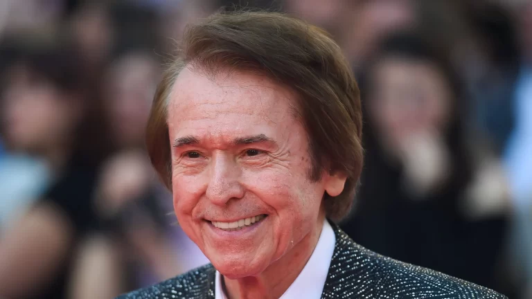 Raphael se recupera de linfoma cerebral que sufrió