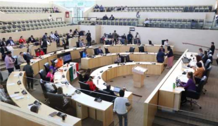 Reciben informe de actividades del Fiscal General y primer informe del Poder Ejecutivo estatal.