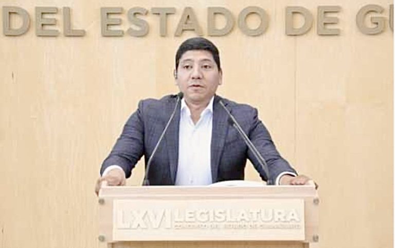 Presentan iniciativa en materia de educación dual.