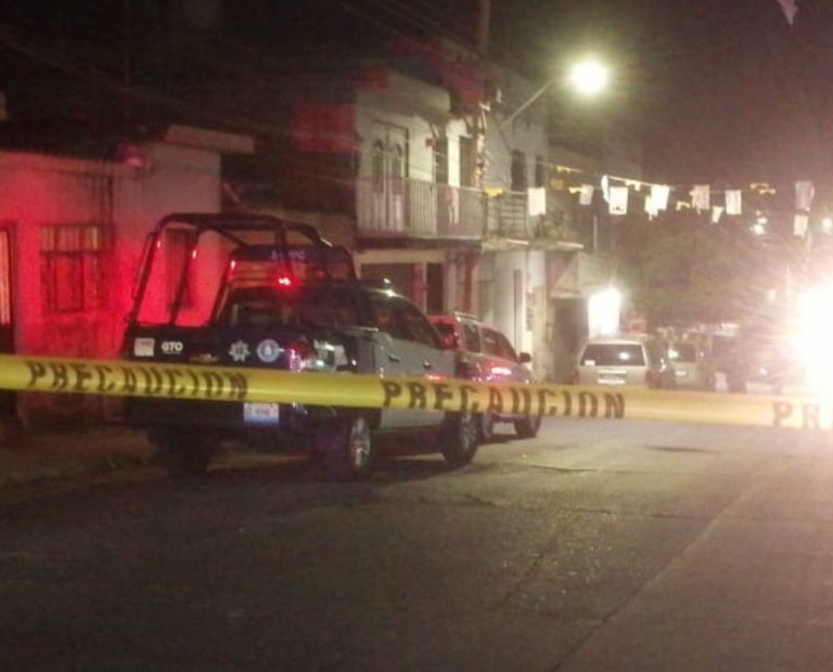 ¡Macabro hallazgo! Llevaban un cadáver en la cajuela y los atrapan en León