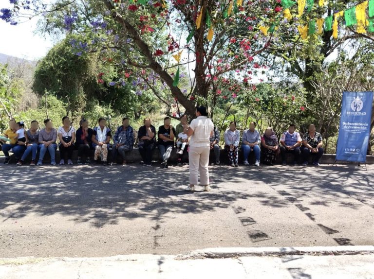 Apuestan vecinas y vecinos de Moroleón por la paz y el diálogo