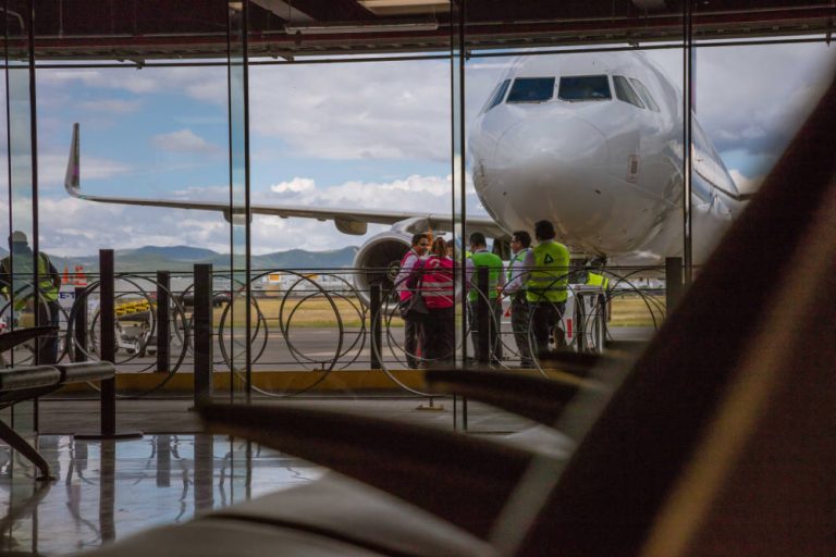 Guanajuato fortalece conectividad aérea con nueva ruta Bajío–Monterrey de Volaris