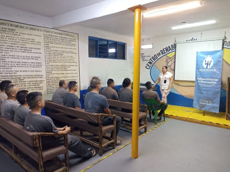 Capacitan a jóvenes de centro rehabilitación en Uriangato sobre resolución pacífica de conflictos