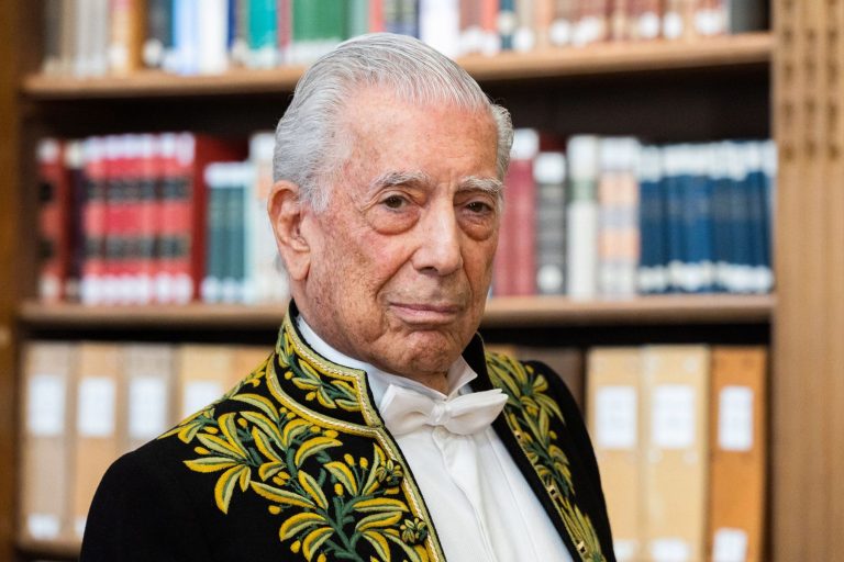 Muere Mario Vargas Llosa, ganador del Nobel de Literatura