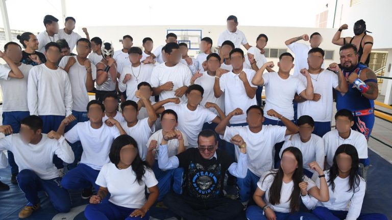 Lucha libre y box, una esperanza para los jóvenes del Centro de Internamiento Especializado para Adolescentes