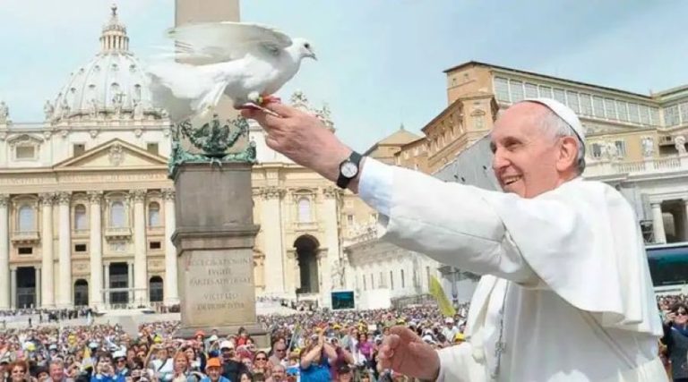 Preparan traslado del cuerpo del Papa Francisco a la Basílica de San Pedro para su homenaje público