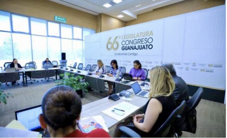 Revisan iniciativa de reforma en materia de violencia vicaria