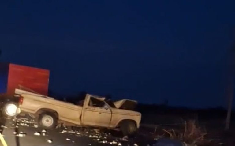 Dos hombres pierden la vida y un par lesionados deja un accidente en la Salvatierra-Yuriria