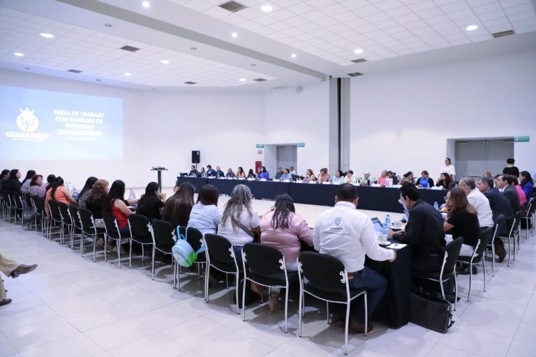 Autoridades estatales y FGE realizan mesa de trabajo con familias de personas desaparecidas
