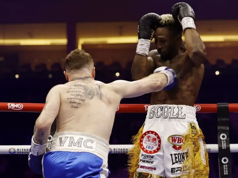 Canelo vence a Scull y se proclama ‘rey’ del supermediano