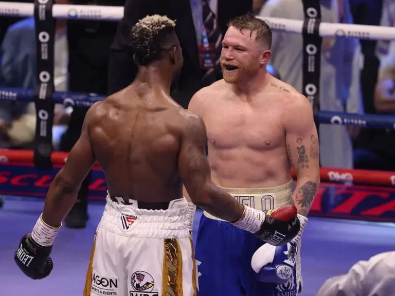 ‘Canelo’ arremete contra William Scull