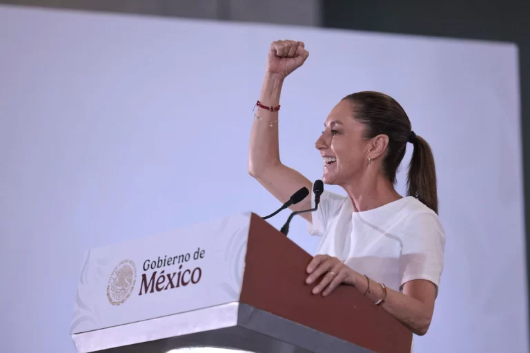 Sheinbaum llama a migrantes mexicanos en EU a rechazar impuesto a remesas