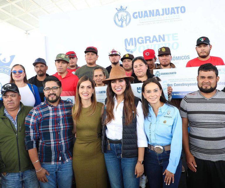 Entrega Libia Dennise apoyos a migrantes del Estado