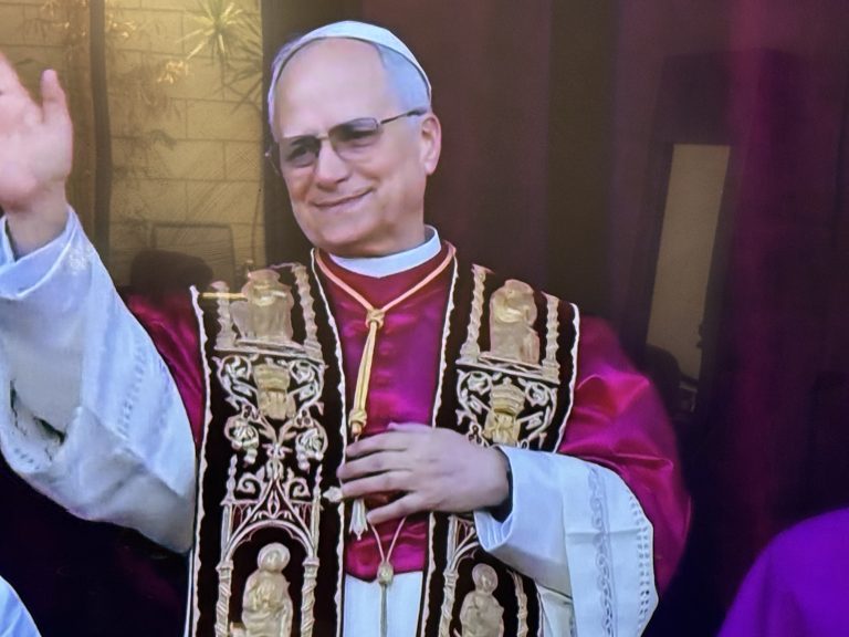 Roberto Francis Prevost fue electo nuevo Papa