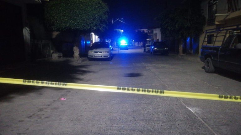Motociclistas ejecutan a hombre en Las Hilamas