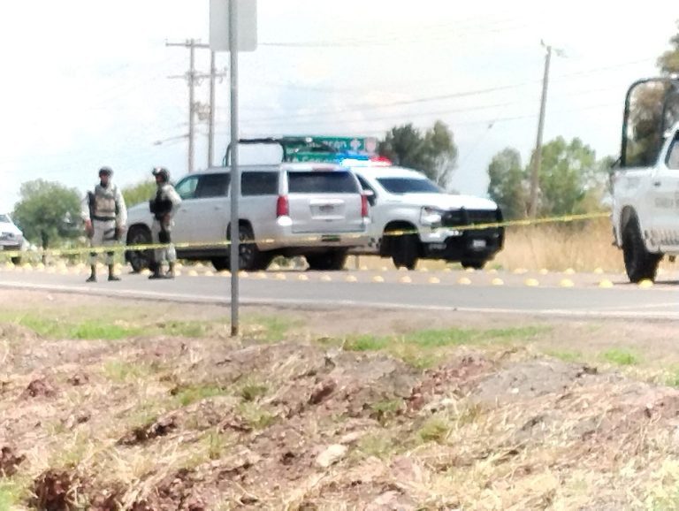 Muere hombre atropellado por grupo armado