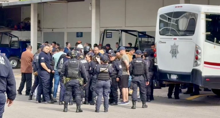Paran labores policías en Pénjamo