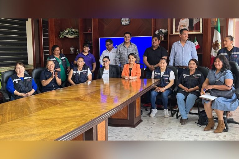Presidenta Cinthia Teniente se reúne con Las Madrinas de Acero para realizar acciones en comunidades