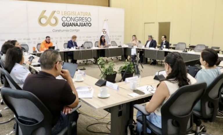 Revisan iniciativas sobre derecho a la ciudad y 01 de octubre día feriado