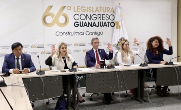 Aprueban dictámenes en materia de hábitos alimenticios y estilos de vida saludables