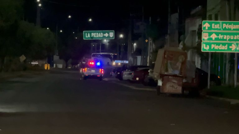 Mujer resulta lesionada tras ataque armado a negocio de mariscos