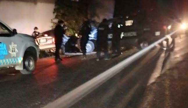 Choque entre patrulla y vehículo particular en la Aámbaro-Parácuaro deja 2 muertos