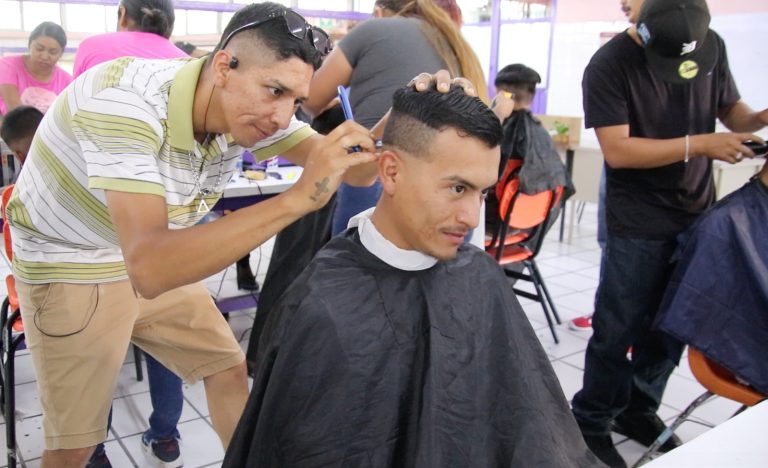 Concluye con éxito curso de barbería en Irapuato