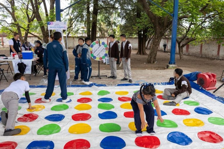 Laguna Larga de Cortés, comunidad donde las infancias cambian juguetes bélicos por paz